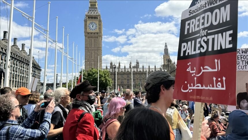 İngiltere’de yasaklanan “Palestine Action” grubuna destek eyleminde gözaltı sayısı 521’e çıktı