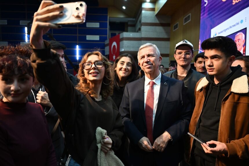 8f23314e-fbbe-4990-b409-7b09f5da94be MANSUR YAVAŞ: GENÇLERİN AKLINA İHTİYACIM VAR