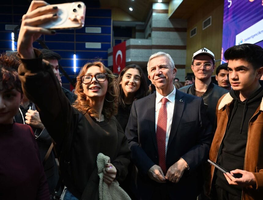 MANSUR YAVAŞ: GENÇLERİN AKLINA İHTİYACIM VAR