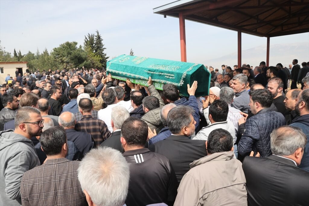 9976e583857c2da004200fbe7004e14c-1024x683 Kahramanmaraş'taki okul saldırısında hayatını kaybedenler son yolculuğuna uğurlandı