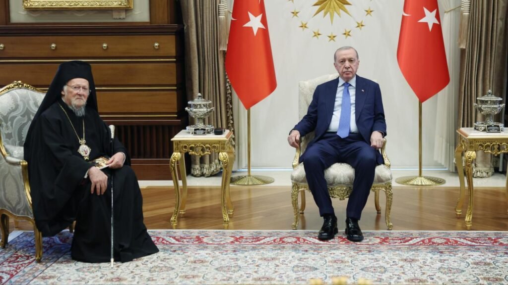 Recep-Tayyip-Erdogan-Fener-Rum-Patrigi-Bartholomeos-02-1024x576 Cumhurbaşkanı Erdoğan, Fener Rum Patriği Bartholomeos'u Ağırladı