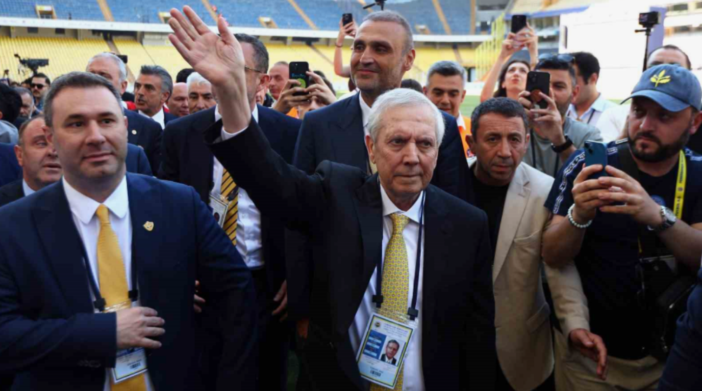 Aziz Yıldırım 8 Yıl Sonra Yeniden Başkan