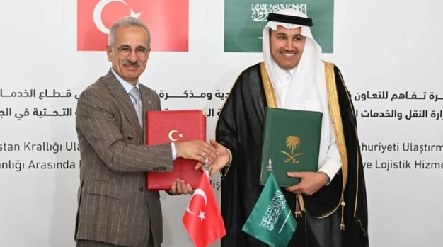 image-4 Demir Yolu ve Lojistikte Tarihi İmzalar Atıldı