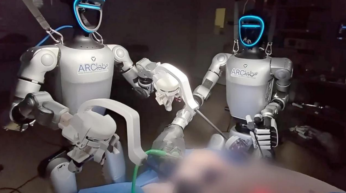 İnsansı Robotlar Ameliyathanede
