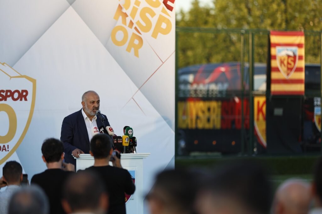 aa_picture_20260701_41847056-21728880-0-0-5119-3413-1024x683 Kayserispor Yeni Sezon Formalarını Görkemli Bir Törenle Tanıttı