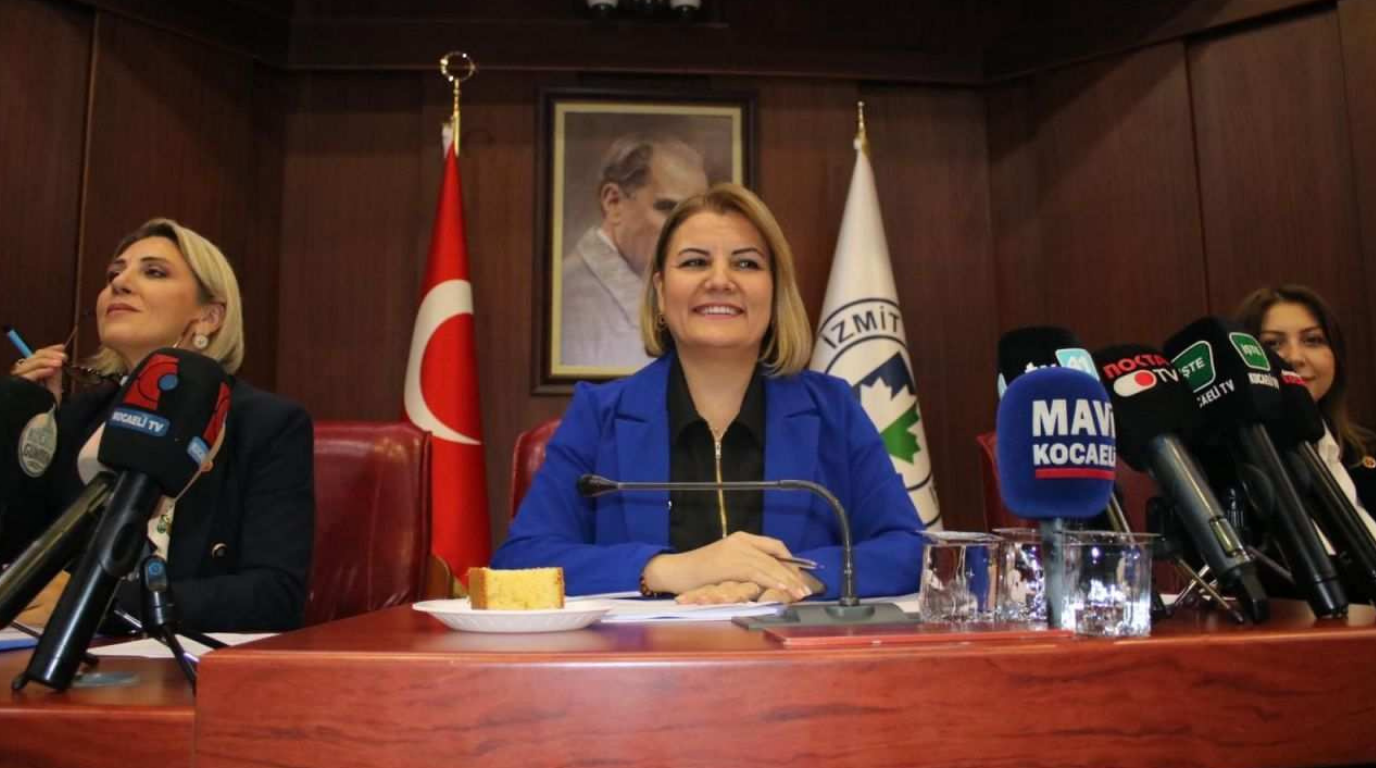 İzmit Belediyesi’ne Operasyon: Belediye Binası Çembere Alındı