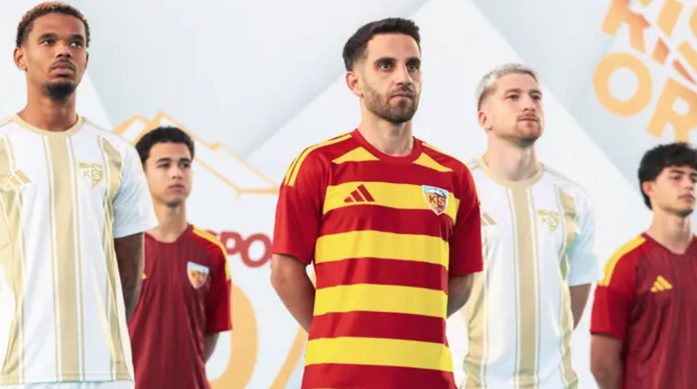 Kayserispor Yeni Sezon Formalarını Görkemli Bir Törenle Tanıttı